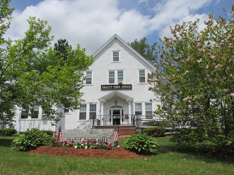Dracut Town Office in Dracut, Massachusetts
